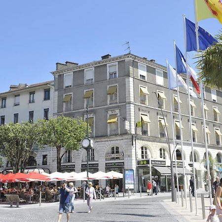 Hotel Le Bourbon Pau Centre Exterior foto