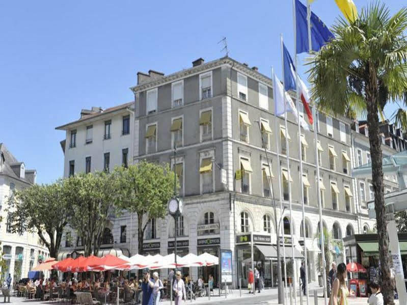 Hotel Le Bourbon Pau Centre Exterior foto
