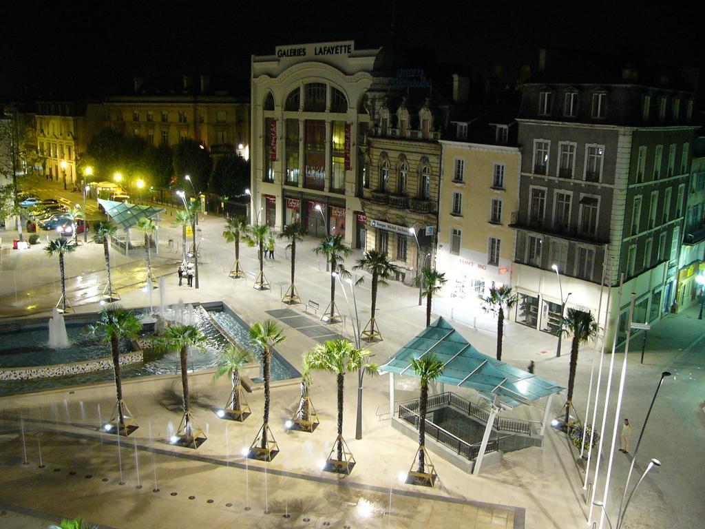 Hotel Le Bourbon Pau Centre Exterior foto