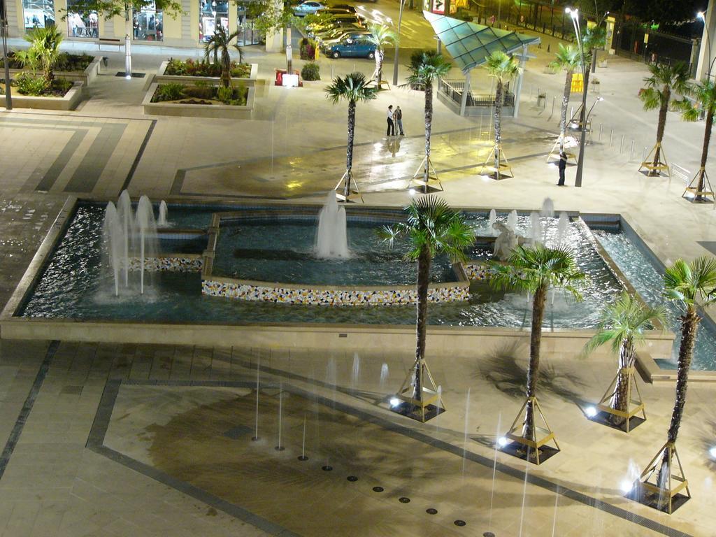 Hotel Le Bourbon Pau Centre Exterior foto